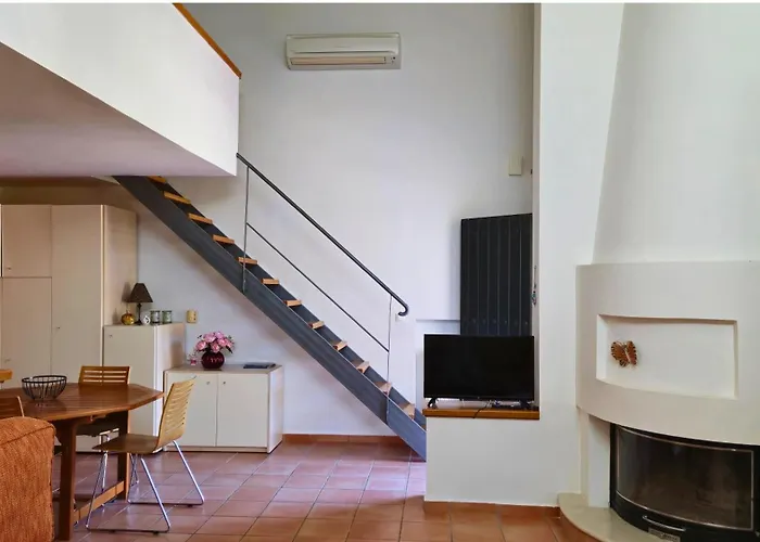 On The Rock Tatil Evi