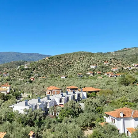 On The Rock Feriehus Afissos