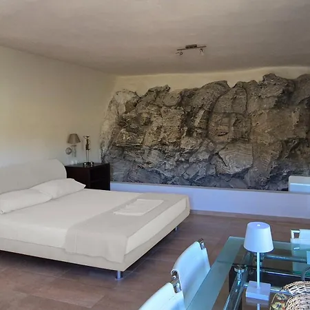 On The Rock Holiday home